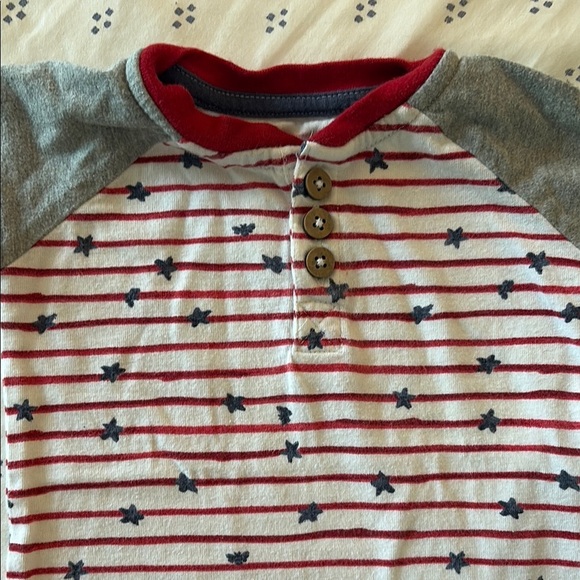 Burt’s bees Baby Red White and Blue Stars and Stripes one piece - Picture 2 of 4